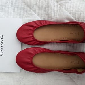 Size 11 EUC True Love Red